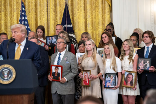 White House Honors Drug Victims’ Families As Overdose Deaths Fall 14%