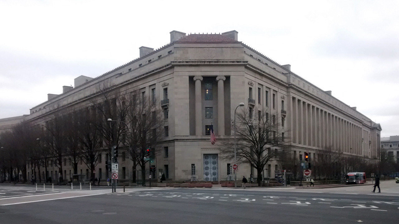 DOJ Probes ABC, CBS, CNN, NBC And Fox Over White House TV Pool Boycott