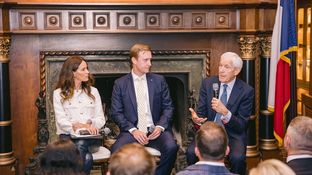 Column | Dallas Business Leaders Gather At Old Parkland To Discuss Leadership And Public Service